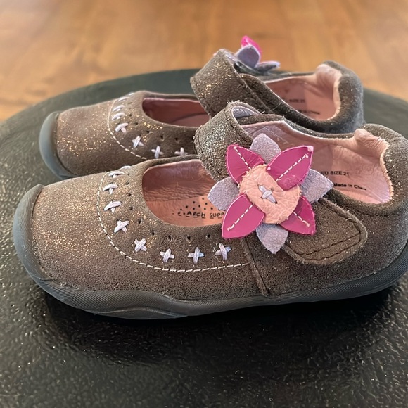 Pediped Floral Mary Janes, Toddler Size 5.5 - Picture 4 of 14